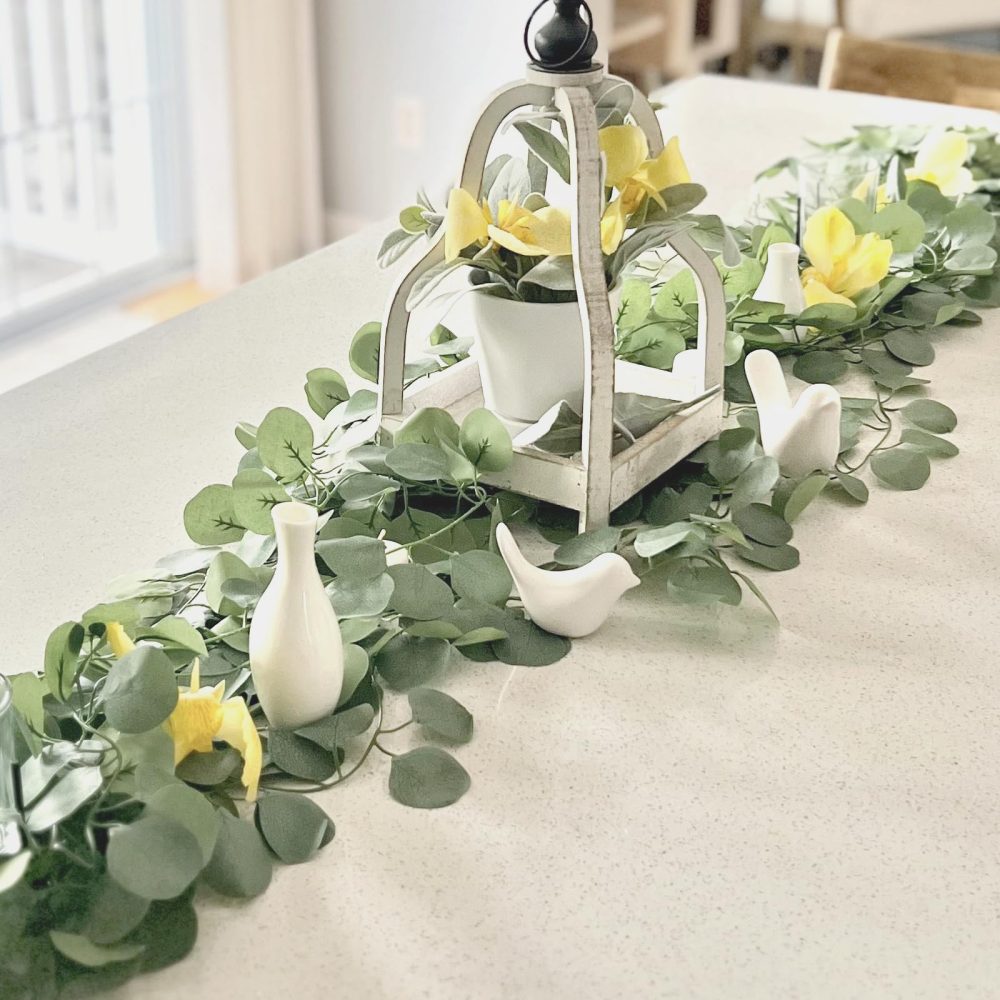 CQURE 8Pcs Eucalyptus Garland,Artificial Eucalyptus Leaves Table Greenery Garland Wreath Vines for Wedding Party Table Bedroom Wall Room Decor - Image 4