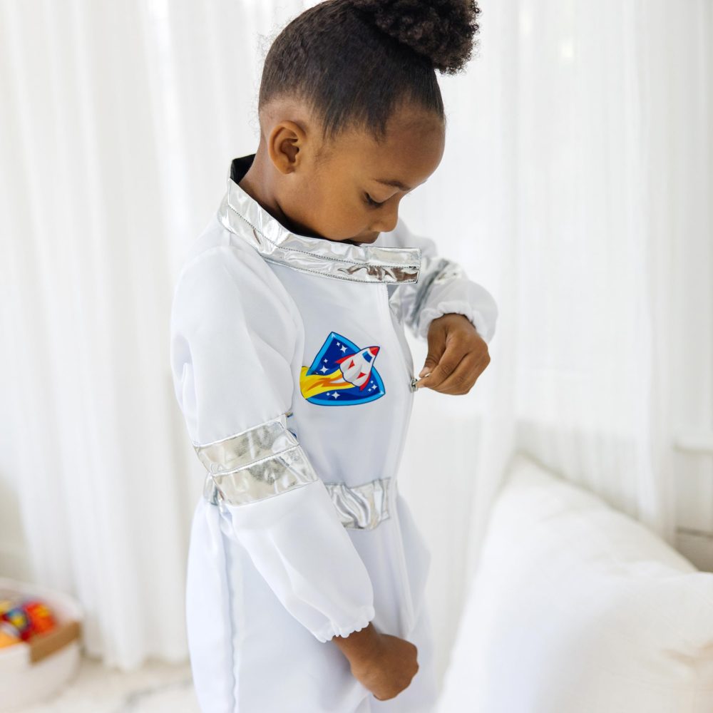 Melissa & Doug Kids Astronaut Costume Role Play Toys | Fancy Dress for Kids & Toddlers | Astronaut Costumes for Kids | Kids Dressing Up Clothes for Girls or Boys | Pretend Play Gifts Kids Age 3-6 - Image 6