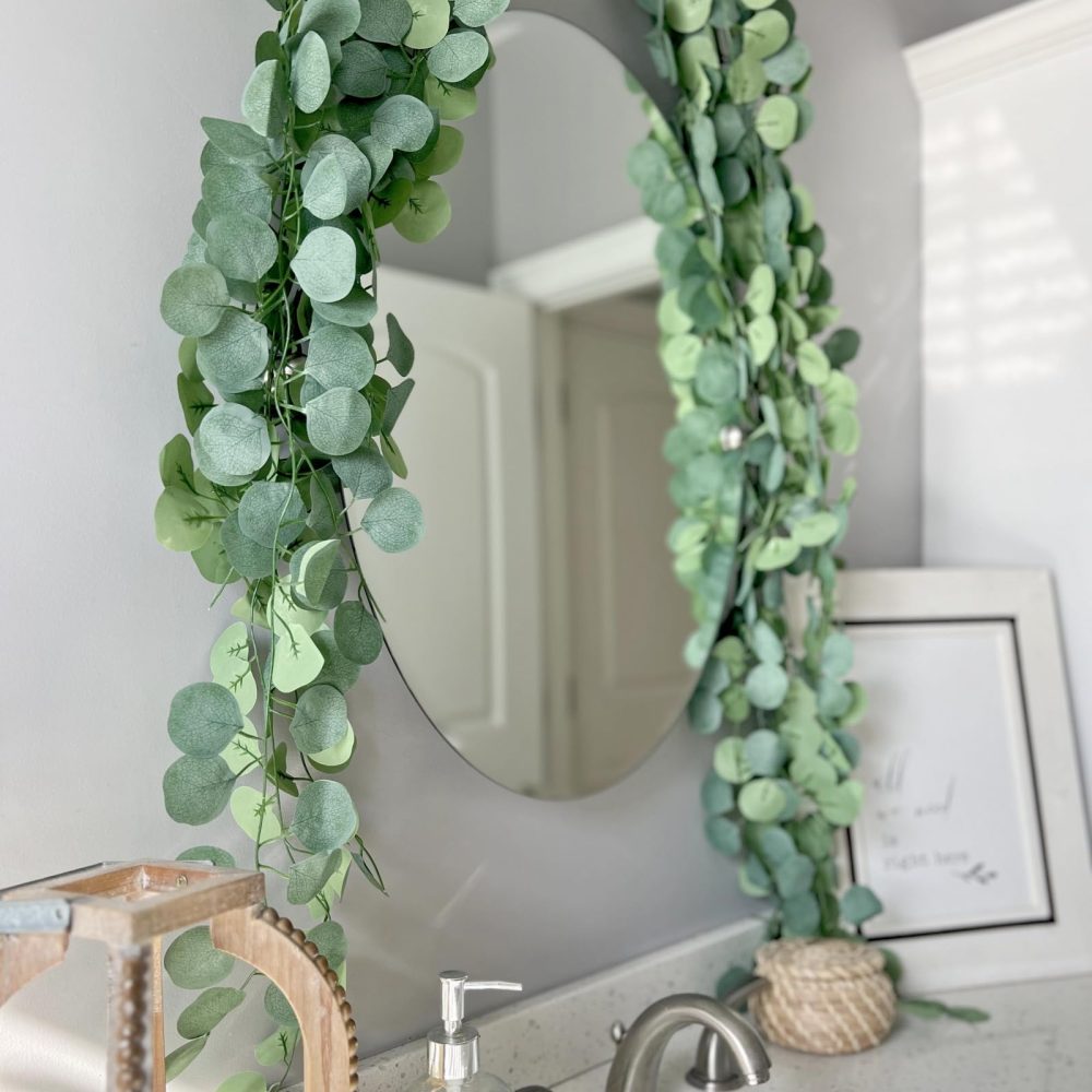 CQURE 8Pcs Eucalyptus Garland,Artificial Eucalyptus Leaves Table Greenery Garland Wreath Vines for Wedding Party Table Bedroom Wall Room Decor - Image 8