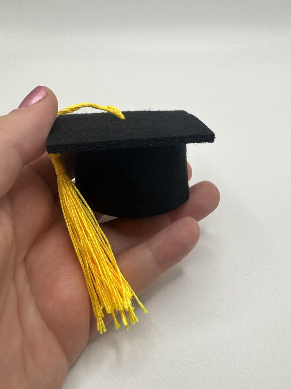 Mini Graduation Caps Bottle Toppers, Table Decorations for Graduation Parties (Yellow/gold tassel) - Image 2