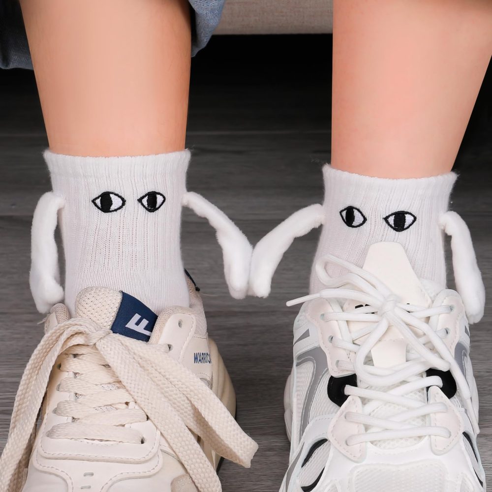 Firtink 2 Pairs Funny Couple Socks, Magnetic Socks Hand Holding Socks Hand in Hand 3D Couple Socks Novelty Show Off Socks Cartoon Casual Crew Socks for Men Women Teens Her Him(large white) - Image 5