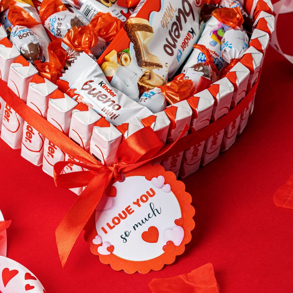 Onza Kinder Bueno Hamper - Kinder Gift Chocolate Bouquet with Kinder Schoko Bons, Kinder Chocolate Bars, Happy Hippo, and More - Heart Shaped Chocolate Box - Christmas Chocolate Gifts for Women - Image 5